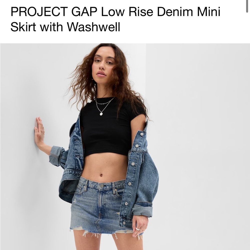 GAP Low Rise Mini Denim Wellwash Skirt